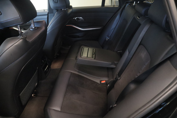 BMW 3 Serie Touring 320i M-Sport Business Edition Climate/Cruise Navi PDC NAP! 24 maanden garantie mogelijk *(vraag naar de voorwaarden)