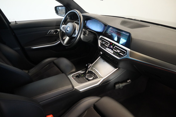 BMW 3 Serie Touring 320i M-Sport Business Edition Climate/Cruise Navi PDC NAP! 24 maanden garantie mogelijk *(vraag naar de voorwaarden)
