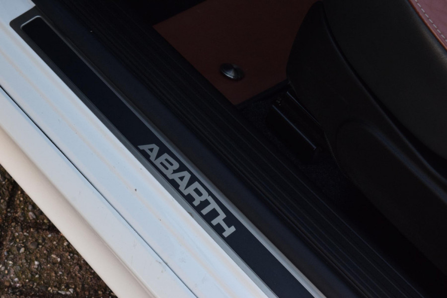 Abarth 500C 1.4 T-Jet 595 70th Anniversary