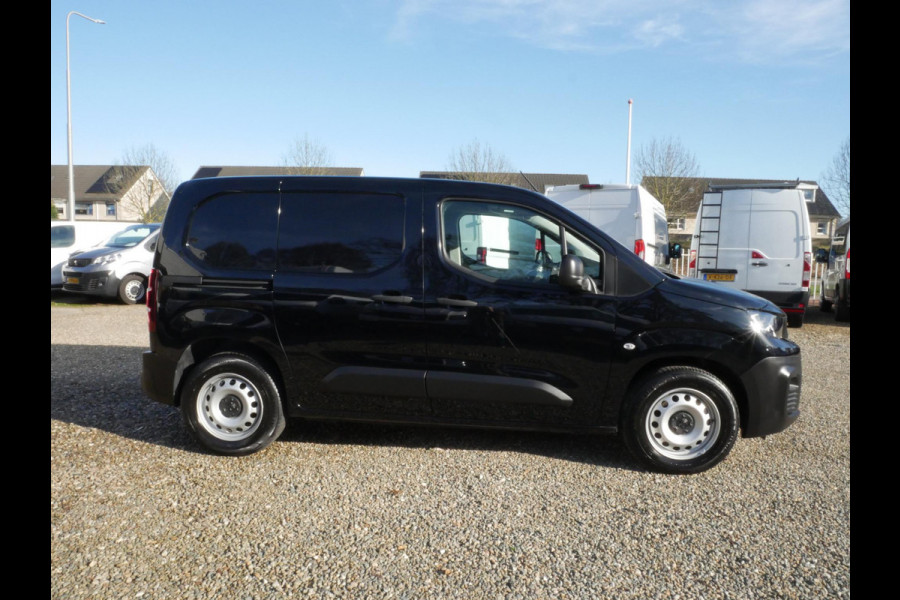 Peugeot e-Partner Premium 50 kWh, 136KW, L1, Airco, Accu 100% 2 x Schuifdeur, Auto verkeerd in nieuwstaat