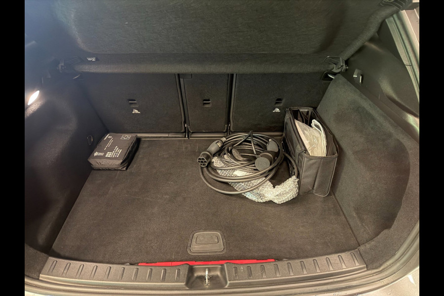 Mercedes-Benz GLA 250 e AMG PANO/LEDER/H-UP/STOEL-M/BURMESTER/BAB/CARPLAY/SFEERVERL///