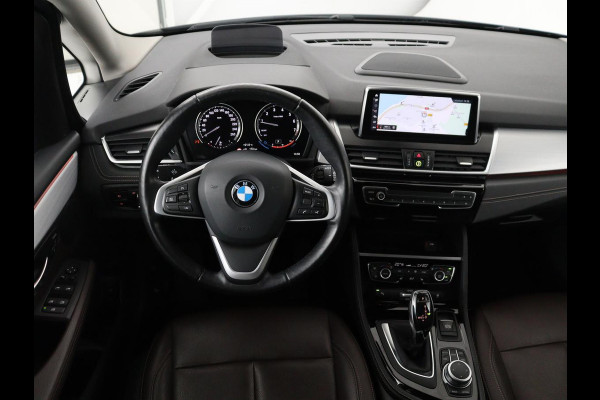 BMW 2 Serie Gran Tourer 220i Business Edition Plus | Luxury Line | Leder | Head-Up | Stoelverwarming | Trekhaak | Camera | Carplay | Full LED | Keyless | Navigatie | Cruise control | Bluetooth