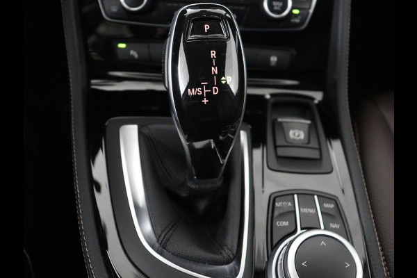 BMW 2 Serie Gran Tourer 220i Business Edition Plus | Luxury Line | Leder | Head-Up | Stoelverwarming | Trekhaak | Camera | Carplay | Full LED | Keyless | Navigatie | Cruise control | Bluetooth