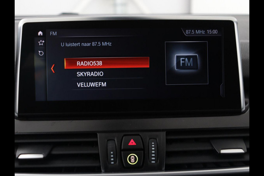 BMW 2 Serie Gran Tourer 220i Business Edition Plus | Luxury Line | Leder | Head-Up | Stoelverwarming | Trekhaak | Camera | Carplay | Full LED | Keyless | Navigatie | Cruise control | Bluetooth