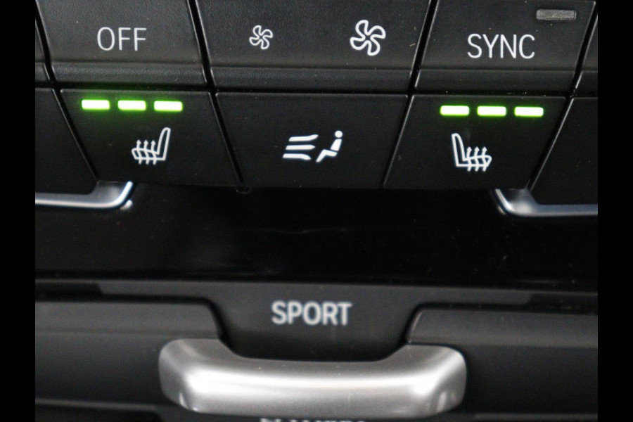 BMW 2 Serie Gran Tourer 220i Business Edition Plus | Luxury Line | Leder | Head-Up | Stoelverwarming | Trekhaak | Camera | Carplay | Full LED | Keyless | Navigatie | Cruise control | Bluetooth