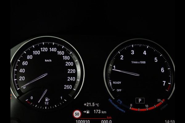 BMW 2 Serie Gran Tourer 220i Business Edition Plus | Luxury Line | Leder | Head-Up | Stoelverwarming | Trekhaak | Camera | Carplay | Full LED | Keyless | Navigatie | Cruise control | Bluetooth