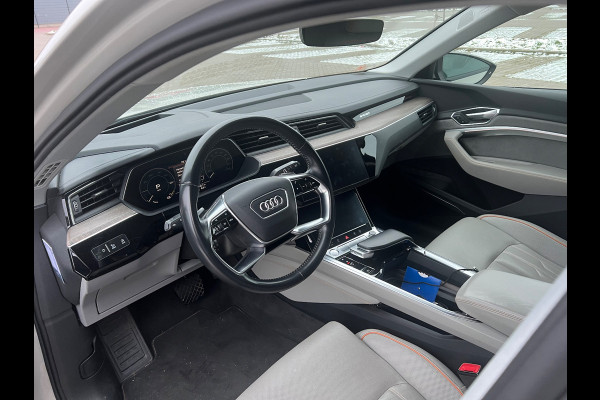 Audi e-tron e-tron 55 quattro advanced Pro Line Plus 95 kWh | Panoramadak | Bang & Olufsen | Stoelkoeling | Stoelverwarming | Massage | Head-Up Display | 360 Camera | Matrix LED | Luchtvering | Memory Seats | Elektrisch Verstelbare Stoelen