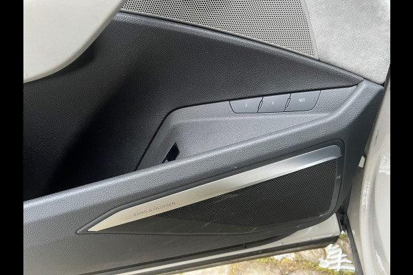 Audi e-tron e-tron 55 quattro advanced Pro Line Plus 95 kWh | Panoramadak | Bang & Olufsen | Stoelkoeling | Stoelverwarming | Massage | Head-Up Display | 360 Camera | Matrix LED | Luchtvering | Memory Seats | Elektrisch Verstelbare Stoelen