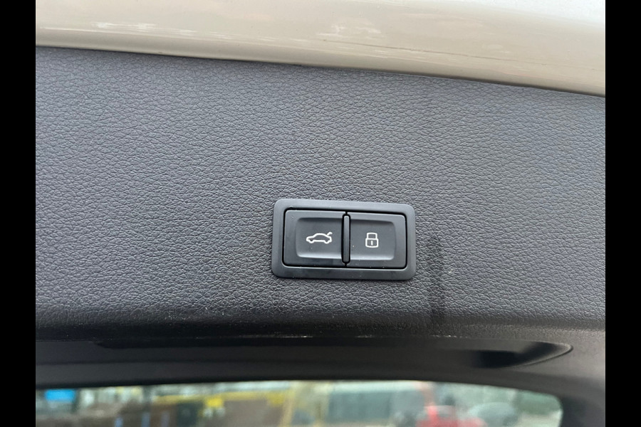 Audi e-tron e-tron 55 quattro advanced Pro Line Plus 95 kWh | Panoramadak | Bang & Olufsen | Stoelkoeling | Stoelverwarming | Massage | Head-Up Display | 360 Camera | Matrix LED | Luchtvering | Memory Seats | Elektrisch Verstelbare Stoelen