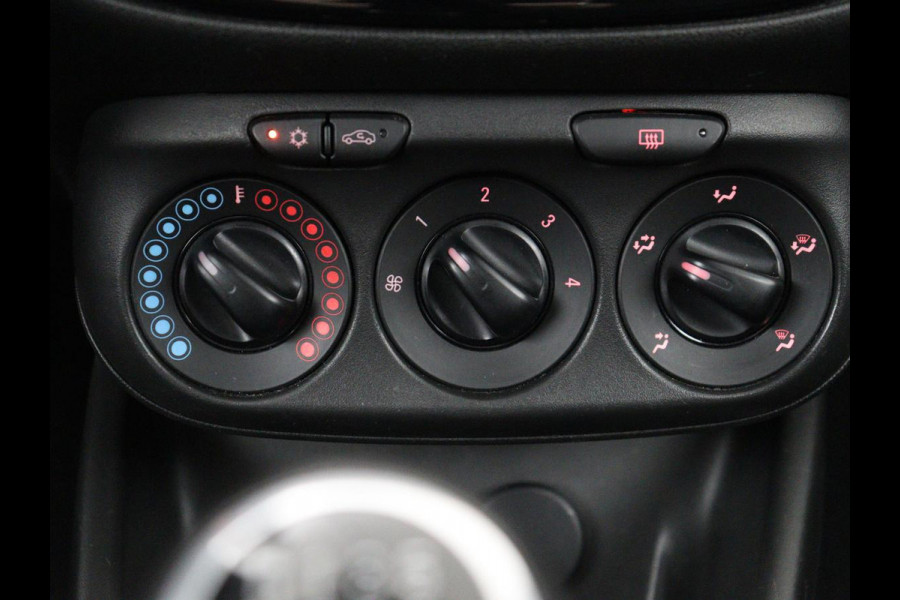 Opel Corsa 1.4 Black Edition | 1e eigenaar | Trekhaak | Carplay | Airco | Cruise control | Parkeerhulp | Navigatie | Bluetooth | Getint glas