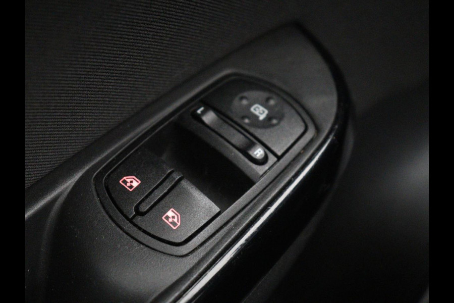 Opel Corsa 1.4 Black Edition | 1e eigenaar | Trekhaak | Carplay | Airco | Cruise control | Parkeerhulp | Navigatie | Bluetooth | Getint glas