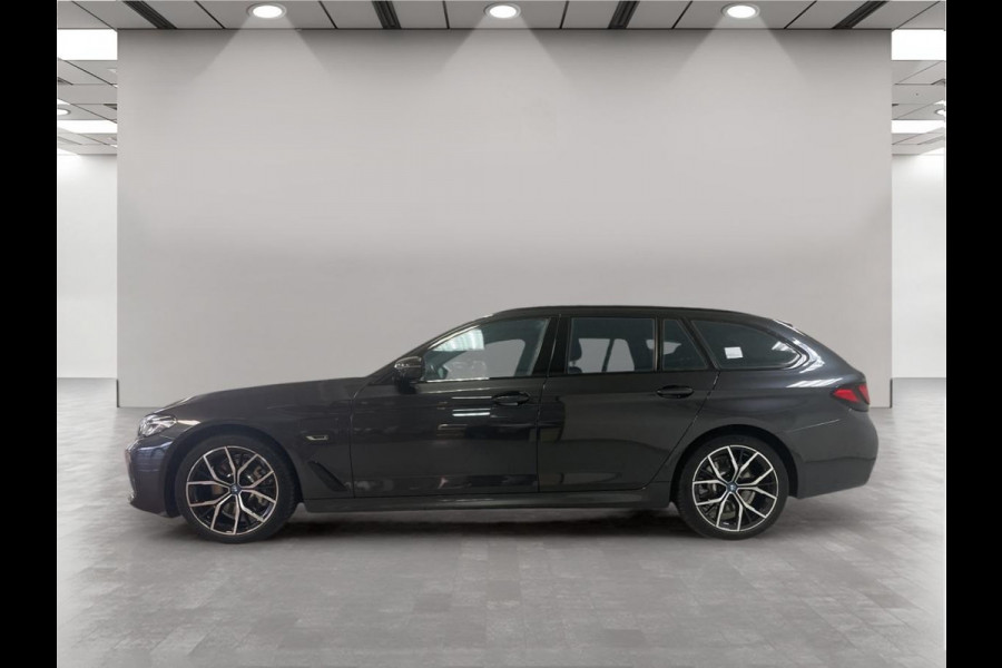 BMW 5 Serie Touring 530e xDrive High Executive – M Sport – Full Options – Harman/Kardon Head-up . Neem contact op en we maken een afspraak!