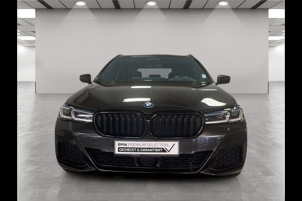 BMW 5 Serie Touring 530e xDrive High Executive – M Sport – Full Options – Harman/Kardon Head-up . Neem contact op en we maken een afspraak!
