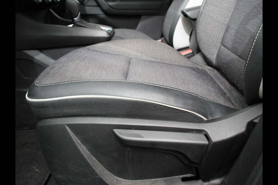 Renault Captur 1.3 TCe 140 pk Automaat Techno | Navigatie | Apple Carplay/Android Auto | Climate Control | Camera | Trekhaak | Led  | Lichtmetalen velgen