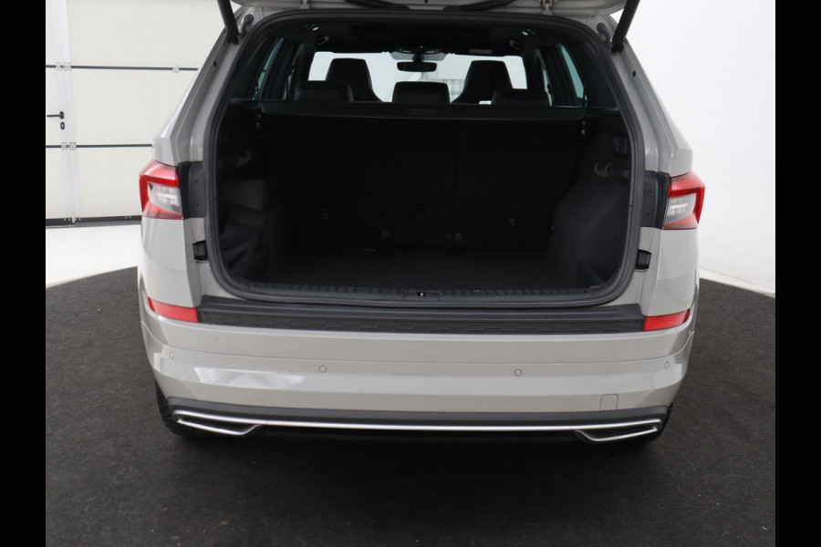 Škoda Kodiaq 1.5 TSI Sportline | Panoramadak | Stoelverwarming | Leder/Alcantara | Camera | Carplay | Sfeerverlichting | Virtual Cockpit | Canton Sound | Navigatie | Keyless | 20'' | Memory | Full LED