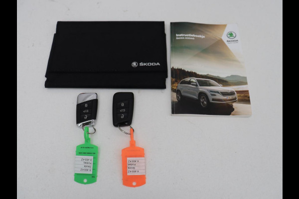 Škoda Kodiaq 1.5 TSI Sportline | Panoramadak | Stoelverwarming | Leder/Alcantara | Camera | Carplay | Sfeerverlichting | Virtual Cockpit | Canton Sound | Navigatie | Keyless | 20'' | Memory | Full LED