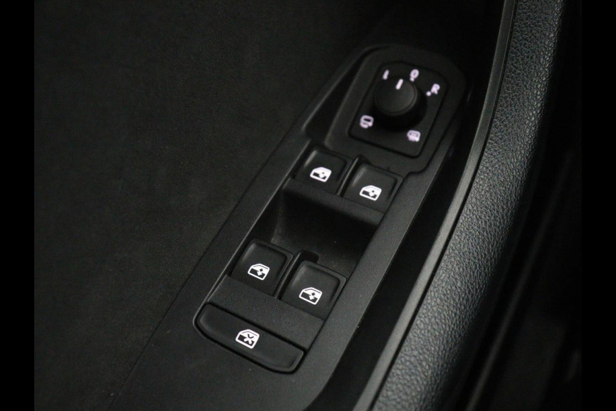 Škoda Kodiaq 1.5 TSI Sportline | Panoramadak | Stoelverwarming | Leder/Alcantara | Camera | Carplay | Sfeerverlichting | Virtual Cockpit | Canton Sound | Navigatie | Keyless | 20'' | Memory | Full LED