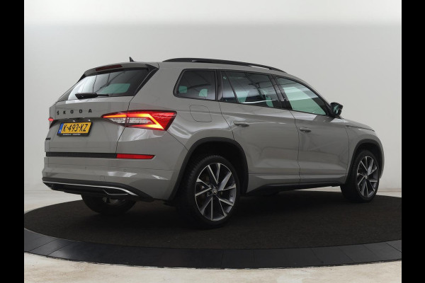 Škoda Kodiaq 1.5 TSI Sportline | Panoramadak | Stoelverwarming | Leder/Alcantara | Camera | Carplay | Sfeerverlichting | Virtual Cockpit | Canton Sound | Navigatie | Keyless | 20'' | Memory | Full LED