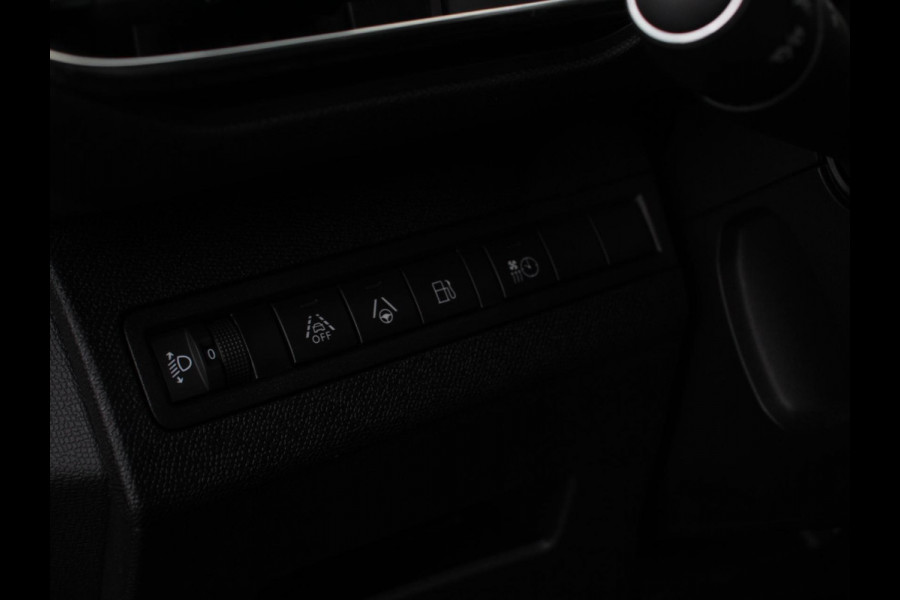 Peugeot 3008 1.6 Hybrid 225PK Allure Pack Navigatie Apple Carplay/Android Auto Camera Parkeersensoren Adaptive Cruise Control Dodehoek assistent Stoelverwarming Climate Control Virtual Cockpit  Lichtmetalen velgen
