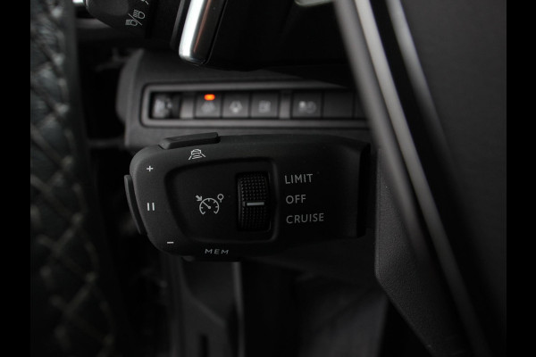 Peugeot 3008 1.6 Hybrid 225PK Allure Pack Navigatie Apple Carplay/Android Auto Camera Parkeersensoren Adaptive Cruise Control Dodehoek assistent Stoelverwarming Climate Control Virtual Cockpit  Lichtmetalen velgen