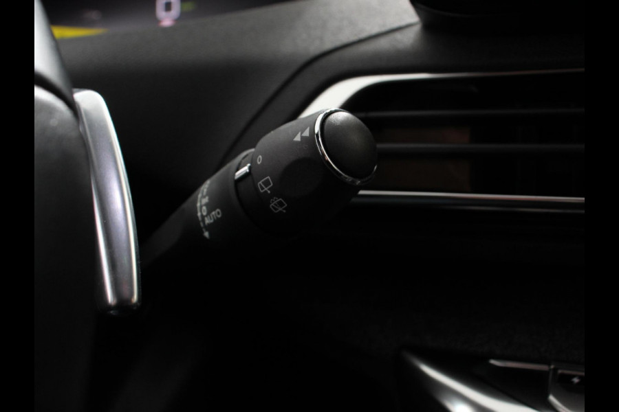 Peugeot 3008 1.6 Hybrid 225PK Allure Pack Navigatie Apple Carplay/Android Auto Camera Parkeersensoren Adaptive Cruise Control Dodehoek assistent Stoelverwarming Climate Control Virtual Cockpit  Lichtmetalen velgen