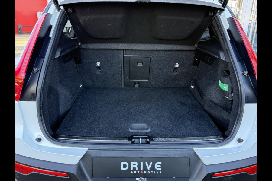 Volvo XC40 1.5 T5 Recharge 262 PK R-Design |H/K|Winterpakket|Cam|Chrystal White|