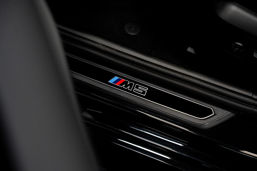 BMW 5 Serie Touring M5 *Bowers & Wilkins / Carbon-interieur / Stoelventilatie / Panorama / Memory / Keyless / Surround-View*