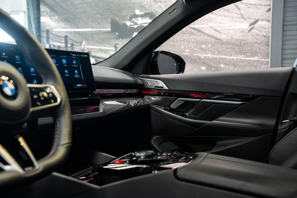 BMW 5 Serie Touring M5 *Bowers & Wilkins / Carbon-interieur / Stoelventilatie / Panorama / Memory / Keyless / Surround-View*