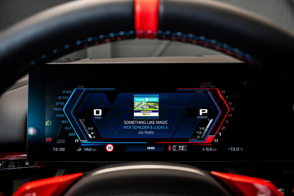 BMW 5 Serie Touring M5 *Bowers & Wilkins / Carbon-interieur / Stoelventilatie / Panorama / Memory / Keyless / Surround-View*