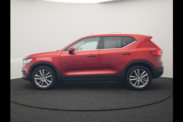 Volvo XC40 T5 Recharge Inscription Plug In Hybrid 262pk Dealer O.H PHEV | Trekhaak af Fabriek | Panodak | Adaptive Cruise | Lederen Sportstoelen Verwarmd | 19"L.M | Camera | Keyless | Apple Carplay |