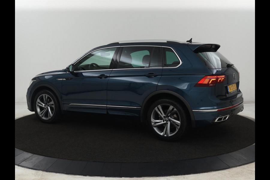 Volkswagen Tiguan 1.5 TSI R-Line | Stoelverwarming | Adaptive cruise | Matrix LED | Keyless | 19'' | Parkeerhulp | Virtual Cockpit | Carplay | Navigatie | Climate control