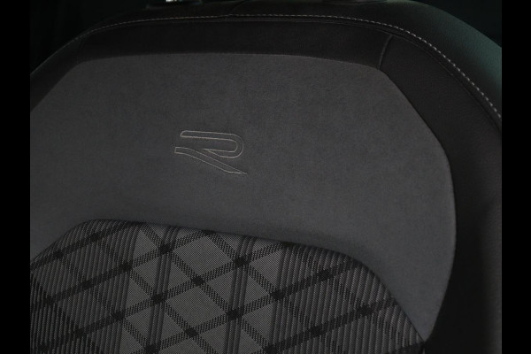 Volkswagen Tiguan 1.5 TSI R-Line | Stoelverwarming | Adaptive cruise | Matrix LED | Keyless | 19'' | Parkeerhulp | Virtual Cockpit | Carplay | Navigatie | Climate control