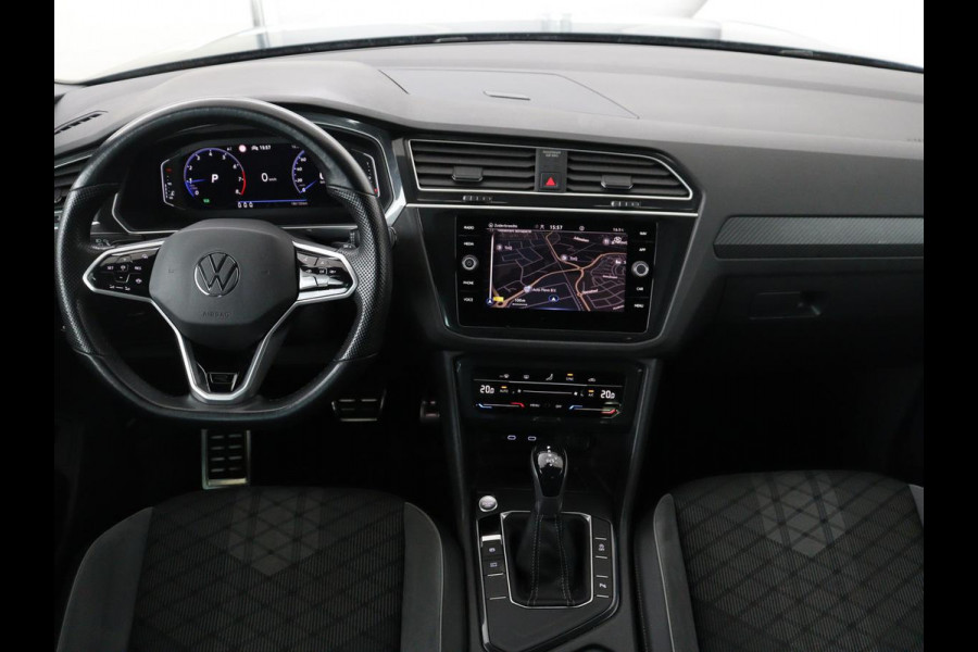 Volkswagen Tiguan 1.5 TSI R-Line | Stoelverwarming | Adaptive cruise | Matrix LED | Keyless | 19'' | Parkeerhulp | Virtual Cockpit | Carplay | Navigatie | Climate control