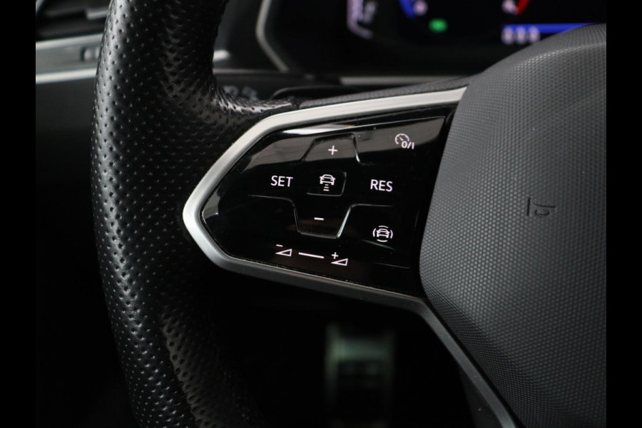 Volkswagen Tiguan 1.5 TSI R-Line | Stoelverwarming | Adaptive cruise | Matrix LED | Keyless | 19'' | Parkeerhulp | Virtual Cockpit | Carplay | Navigatie | Climate control