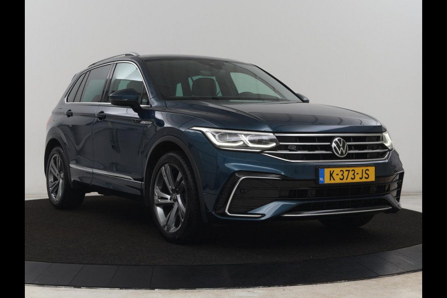 Volkswagen Tiguan 1.5 TSI R-Line | Stoelverwarming | Adaptive cruise | Matrix LED | Keyless | 19'' | Parkeerhulp | Virtual Cockpit | Carplay | Navigatie | Climate control