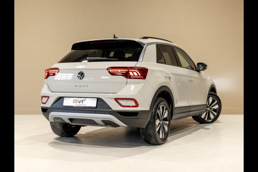 Volkswagen T-Roc 1.5 TSI Goal Edition / 150pk / Stoelverwarming / Dodehoek assistent / Parkeer assistent /