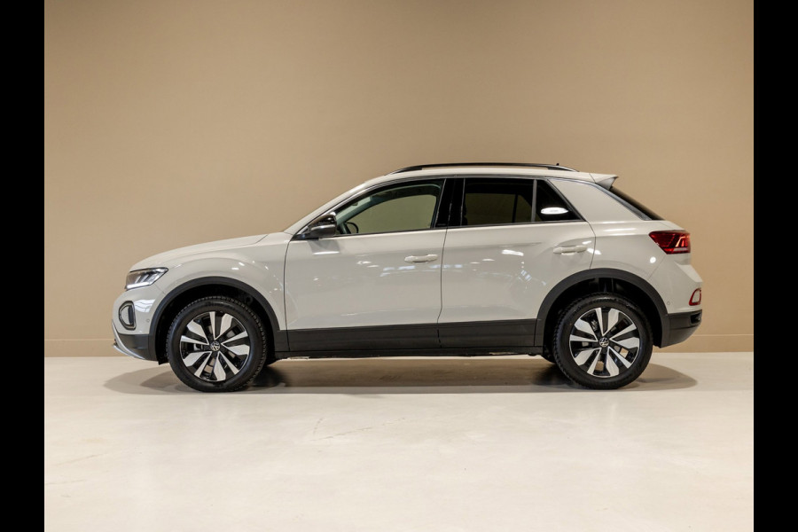 Volkswagen T-Roc 1.5 TSI Goal Edition / 150pk / Stoelverwarming / Dodehoek assistent / Parkeer assistent /
