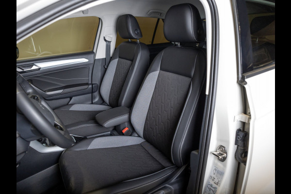 Volkswagen T-Roc 1.5 TSI Goal Edition / 150pk / Stoelverwarming / Dodehoek assistent / Parkeer assistent /