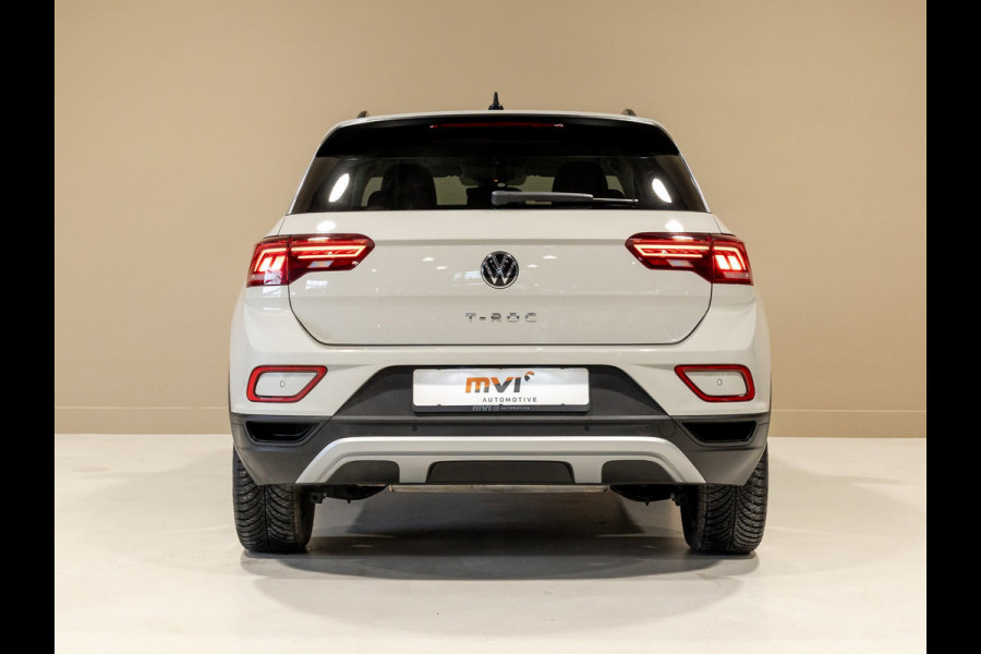 Volkswagen T-Roc 1.5 TSI Goal Edition / 150pk / Stoelverwarming / Dodehoek assistent / Parkeer assistent /