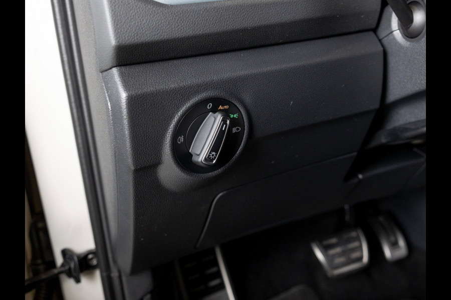 Volkswagen T-Roc 1.5 TSI Goal Edition / 150pk / Stoelverwarming / Dodehoek assistent / Parkeer assistent /