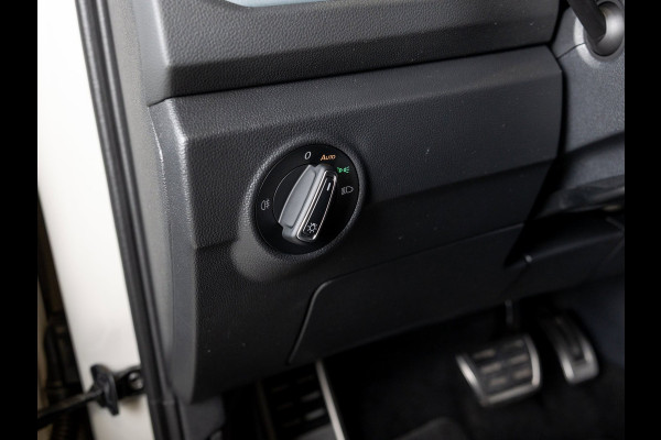 Volkswagen T-Roc 1.5 TSI Goal Edition / 150pk / Stoelverwarming / Dodehoek assistent / Parkeer assistent /