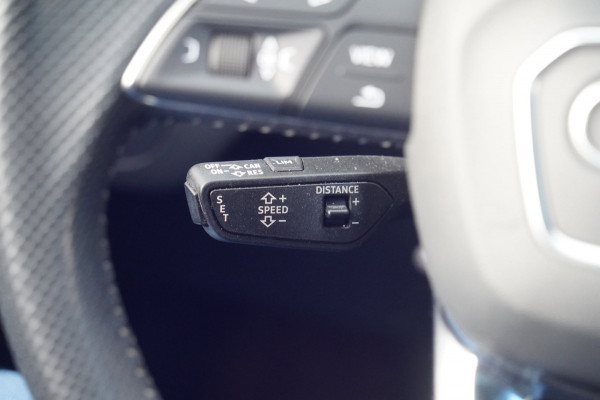 Audi Q5 55 TFSI e quattro Competition / S-Line / Pano / Camera / Head-Up / Side Assist / ACC / Elek. Klep