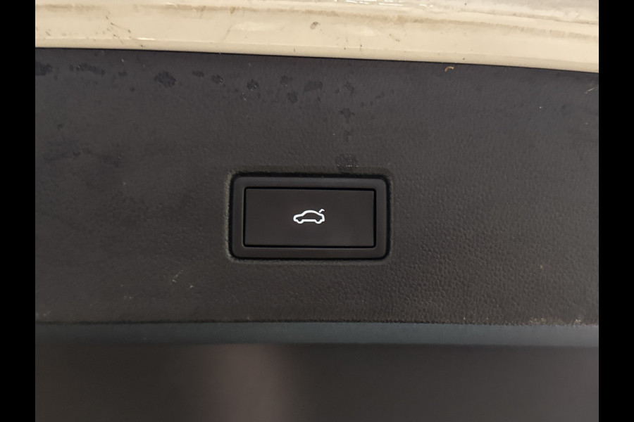 Volkswagen T-Roc 1.5 TSI 150PK DSG R SPORT VIRTUAL/NAVI/CAMERA/VELOURS