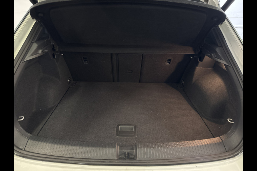 Volkswagen T-Roc 1.5 TSI 150PK DSG R SPORT VIRTUAL/NAVI/CAMERA/VELOURS