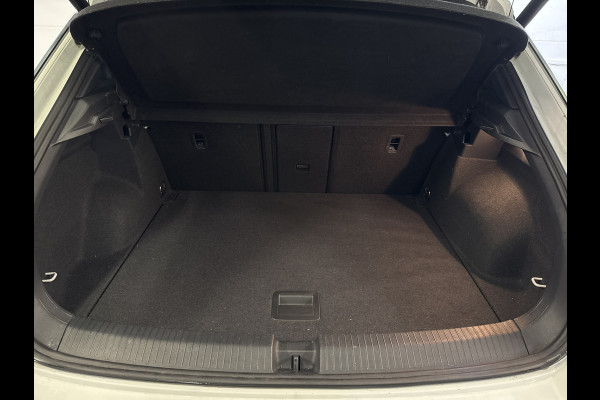 Volkswagen T-Roc 1.5 TSI 150PK DSG R SPORT VIRTUAL/NAVI/CAMERA/VELOURS