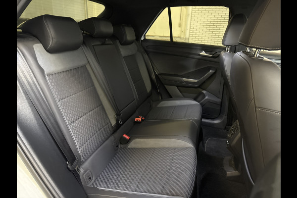 Volkswagen T-Roc 1.5 TSI 150PK DSG R SPORT VIRTUAL/NAVI/CAMERA/VELOURS