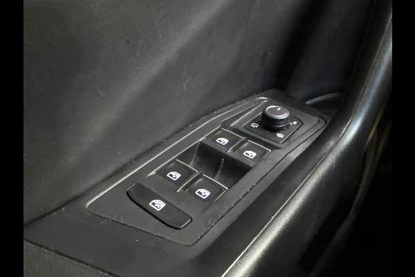 Volkswagen T-Roc 1.5 TSI 150PK DSG R SPORT VIRTUAL/NAVI/CAMERA/VELOURS