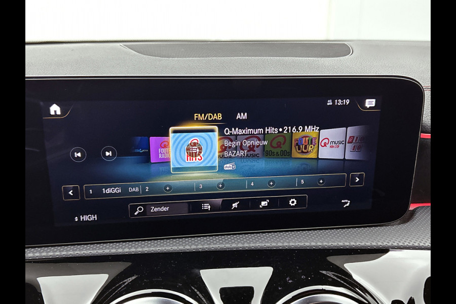 Mercedes-Benz A-Klasse 250 e Business Solution AMG Limited (Goed OnderH, SfeerV, Carplay, Lane Assist, Navi, StoelV, Etc)