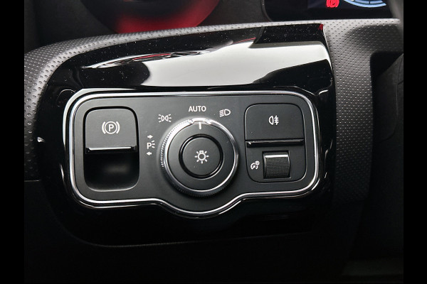 Mercedes-Benz A-Klasse 250 e Business Solution AMG Limited (Goed OnderH, SfeerV, Carplay, Lane Assist, Navi, StoelV, Etc)