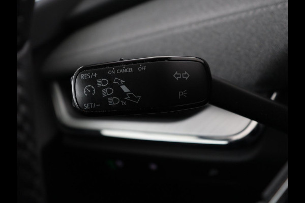 Škoda ENYAQ iV 60 | Trekhaak | Carplay | Camera | Half leder | Navigatie | Parkeerhulp | Sfeerverlichting | Cruise control | Full LED | 19'' | Climate control